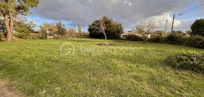 Terrain seul à Saint-Romain-de-Benet en Charente-Maritime (17) de 803 m² à vendre au prix de 53000€ - 2