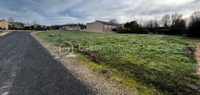 Terrain seul à Sauzé-Vaussais en Deux-Sèvres (79) de 1039 m² à vendre au prix de 21000€ - 3
